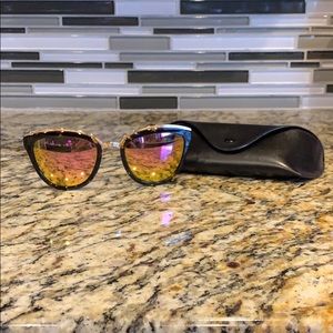 DIFF Eyewear Sunglasses and Case